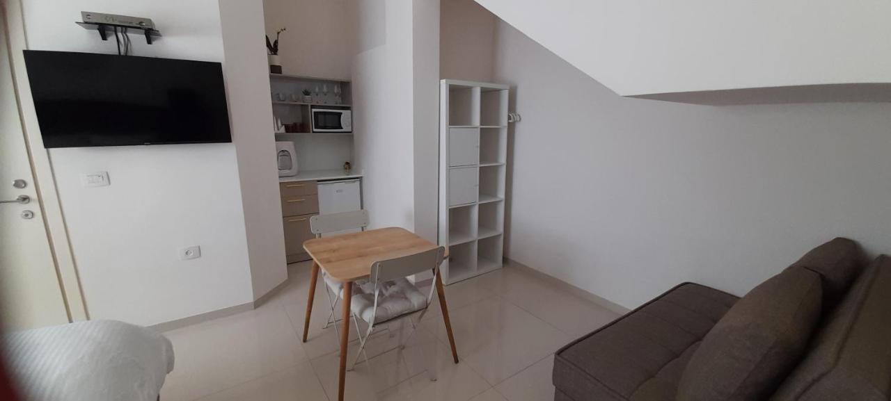 Regina'S Place Or Akiva Zewnętrze zdjęcie